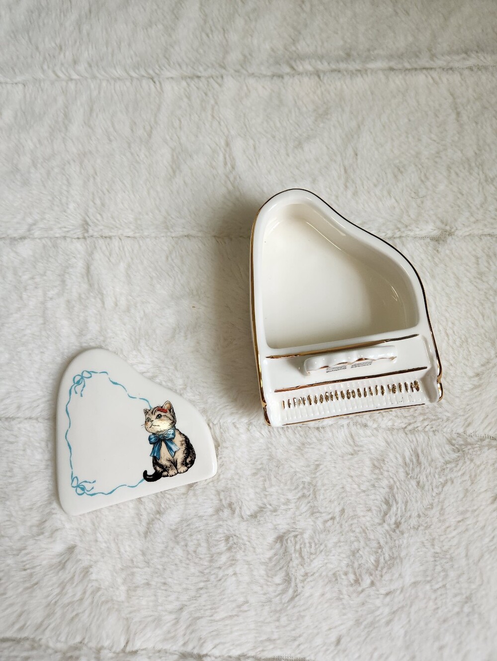 NEW Urban Outfitters Piano Shaped Ceramic Trinket Box - Picture 7 of 12
